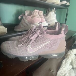 Women’s Vapormax Shoes